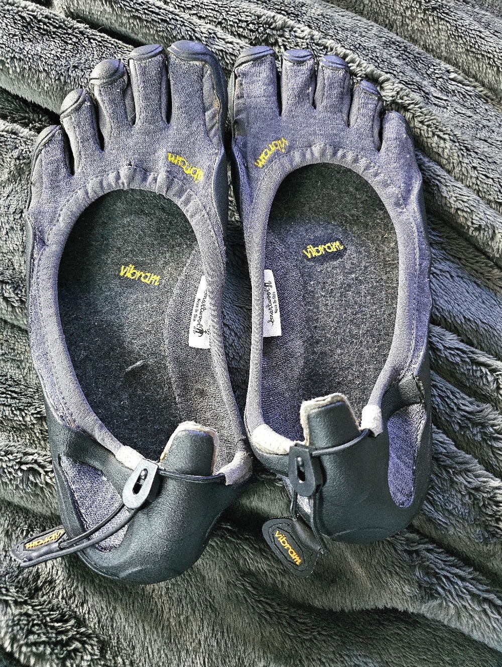 Euro 45 (US Size 11) "SmartWool Next To Skin,Vibram FiveFingers Black Toe Shoes